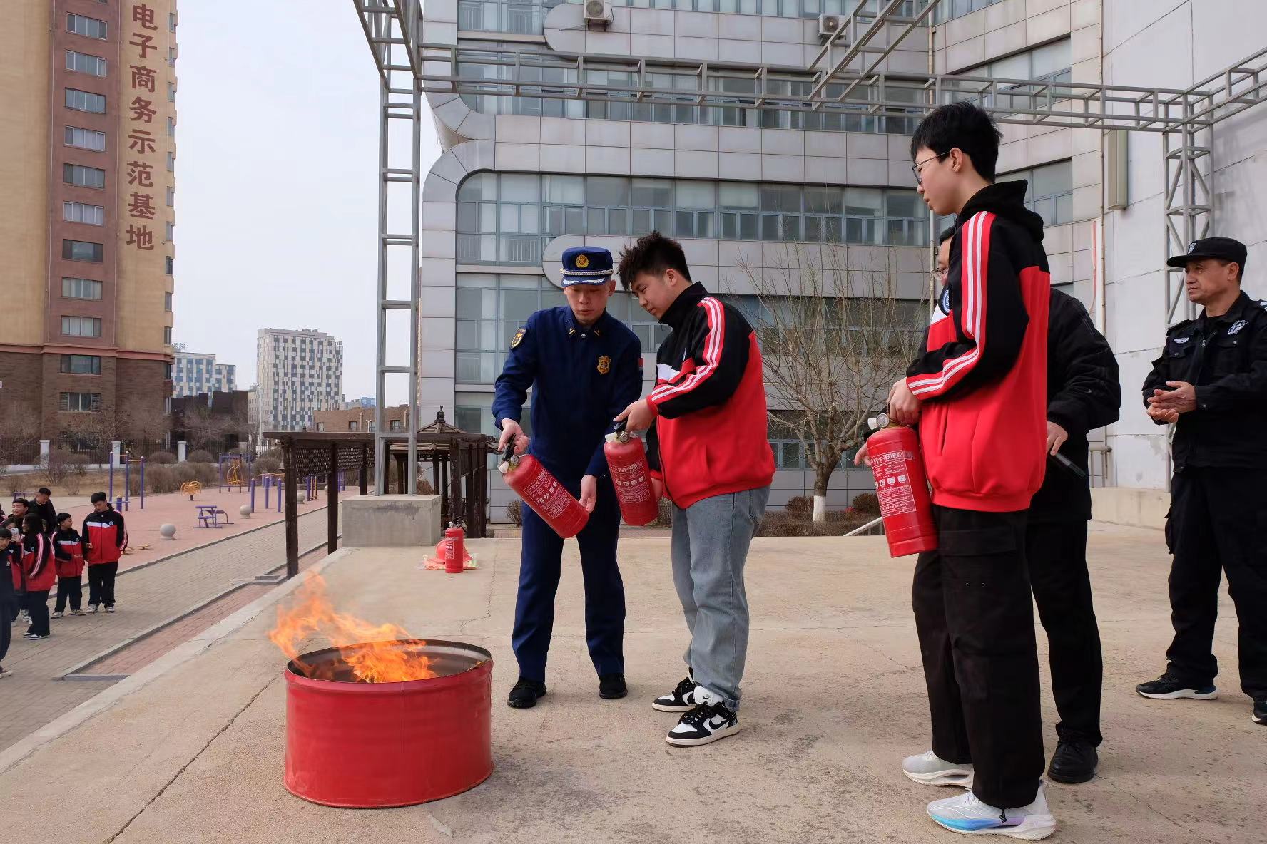 渤海中职消防安全演练